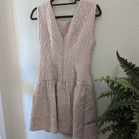 BCBG Maxazria Too Cute Sleeveless Cocktail Mini Dress - Picture 5 of 8